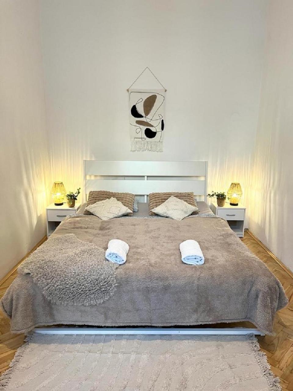 ברטיסלאבה Apartment Cecil - Old Town מראה חיצוני תמונה